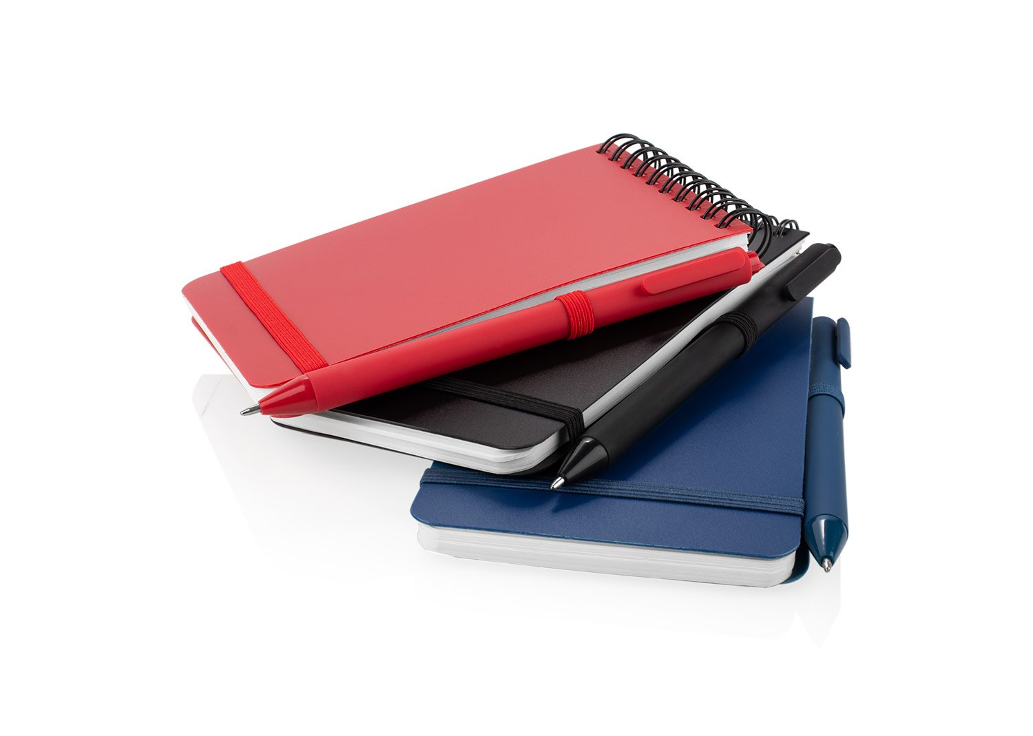 libreta clasp con bolígrafo