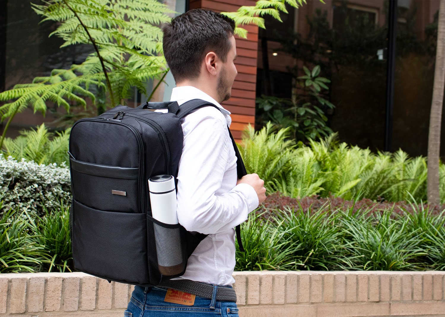 portalaptop pierre 17 lts.