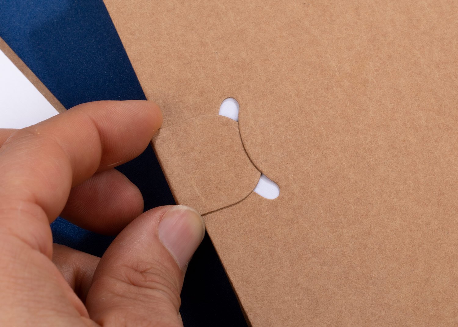 libreta con bolígrafo